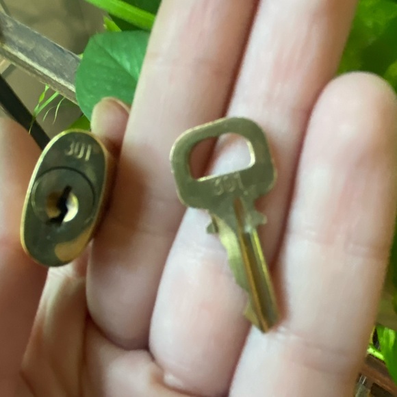 ‼️🔐 LV Lock & Key 🔐‼️ - Picture 6 of 7